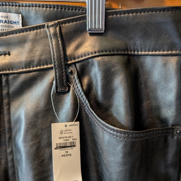 NWT Faux-Leather Black High Rise Straight Leg Stretch Pants 16P - Picture 5 of 15